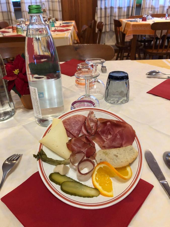 Hotel Genzianella Presenaio Экстерьер фото